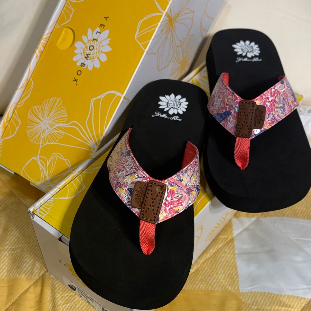 Yellow Box Women's Multicolor Floral Sandals
